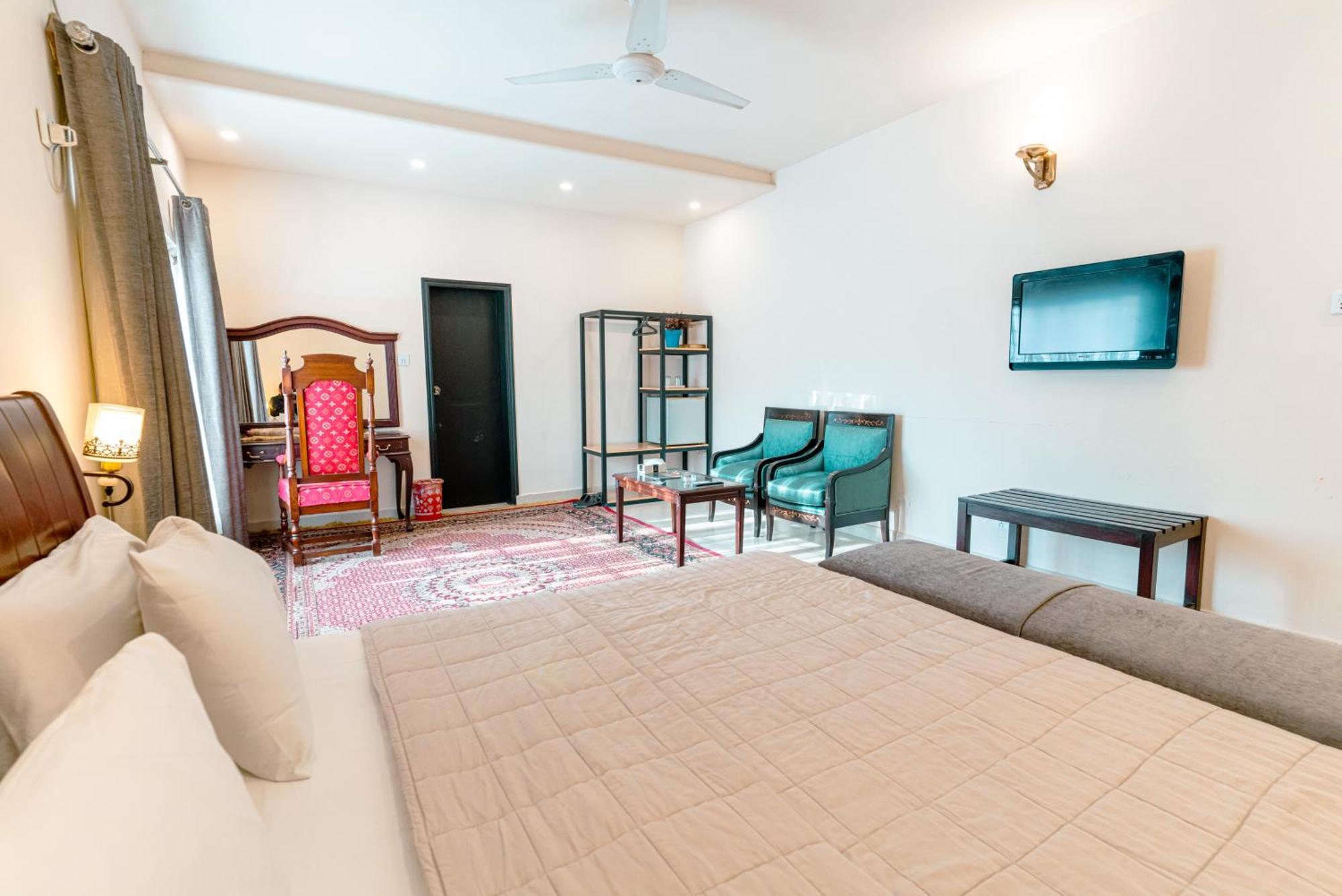 Vip House Peshawar Hotel Buitenkant foto